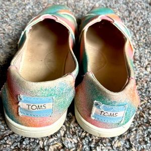 TOMS girl canvas slip-ons.